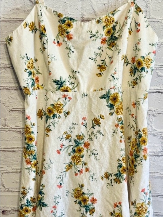 Old Navy Dresses & Skirts - Old navy XXL Floral Sundress.  Super cute.  Adjustable straps